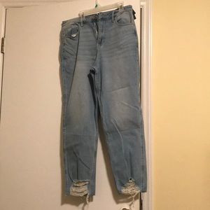 Hollister Ultra High-Rise Mom Jeans
